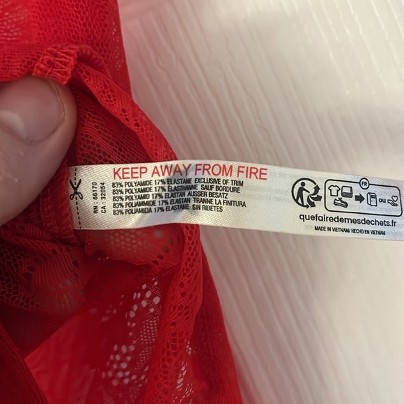 By Anthropologie floral lace bodysuit in red  - size small - Picture 11 of 12